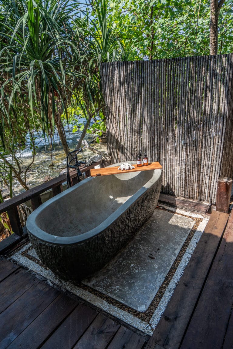 Bathtub of the Sunset Villa