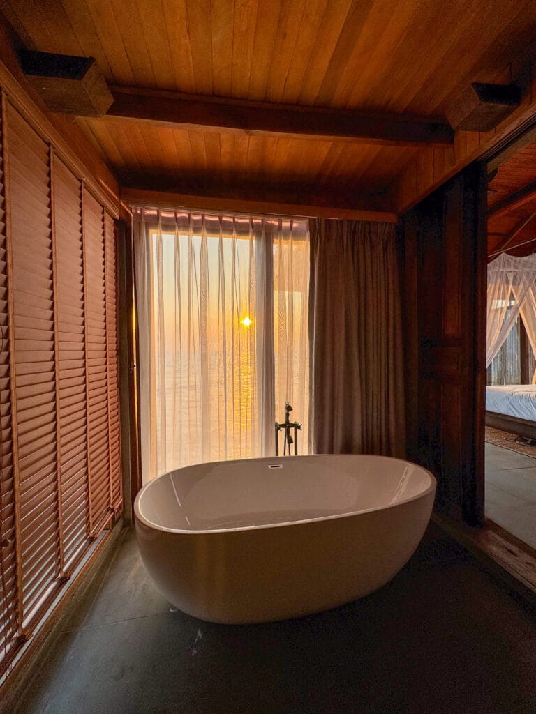 Bathtub
